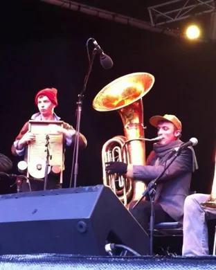 Live concert by The California Honeydrops