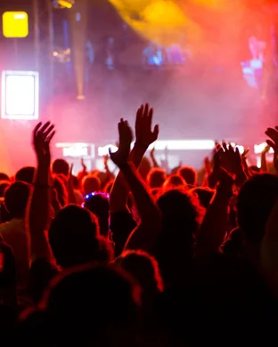 Club 90s: Heated Rivalry Night