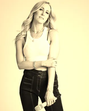 Live concert by Nikki Glaser